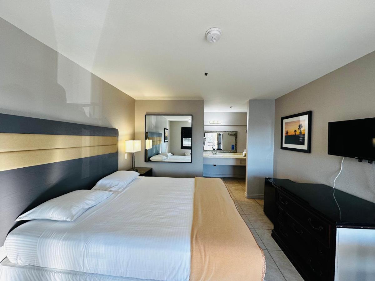Casa Blanca Express & Suites Cypress Buena Park - Anaheim Area エクステリア 写真