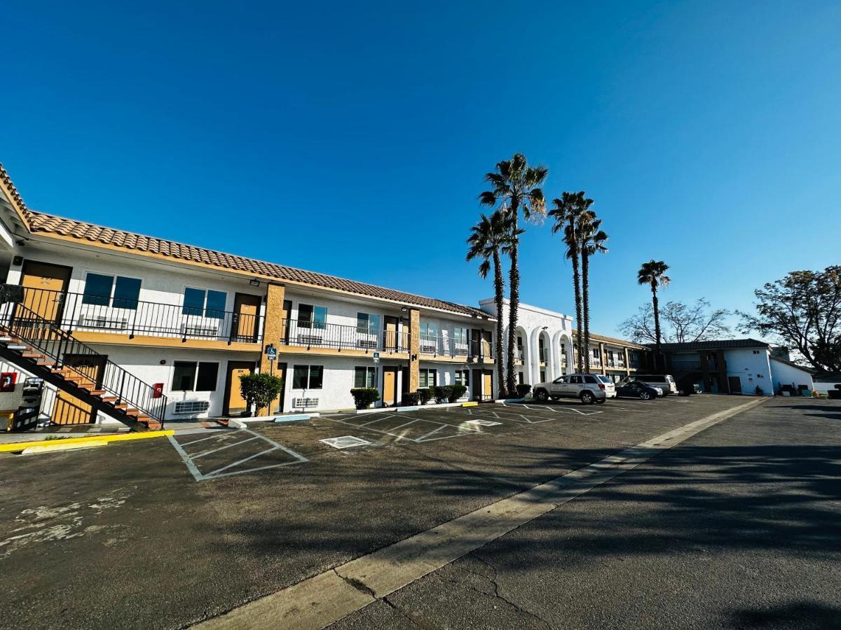 Casa Blanca Express & Suites Cypress Buena Park - Anaheim Area エクステリア 写真