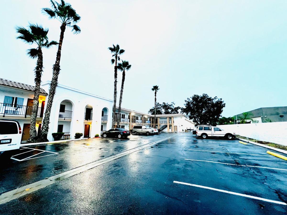 Casa Blanca Express & Suites Cypress Buena Park - Anaheim Area エクステリア 写真