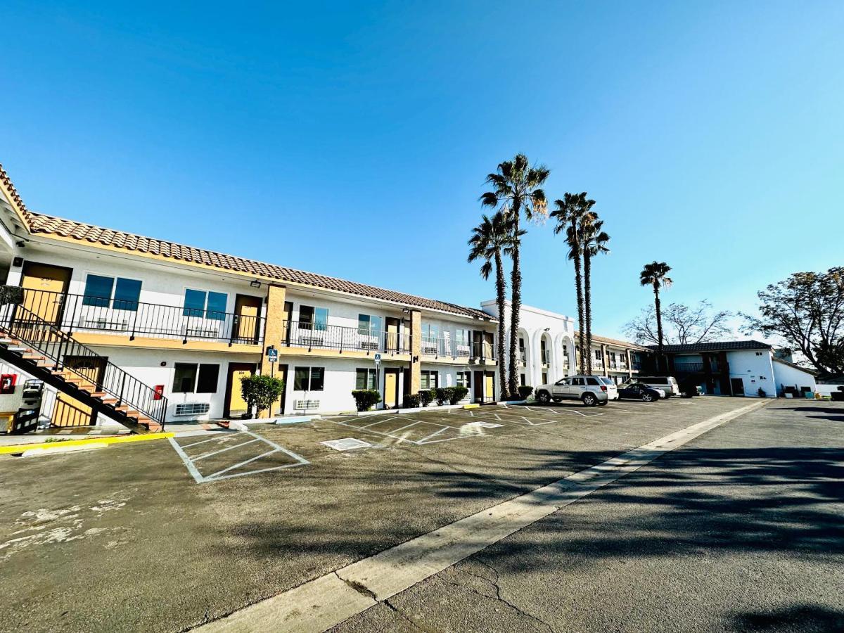 Casa Blanca Express & Suites Cypress Buena Park - Anaheim Area エクステリア 写真