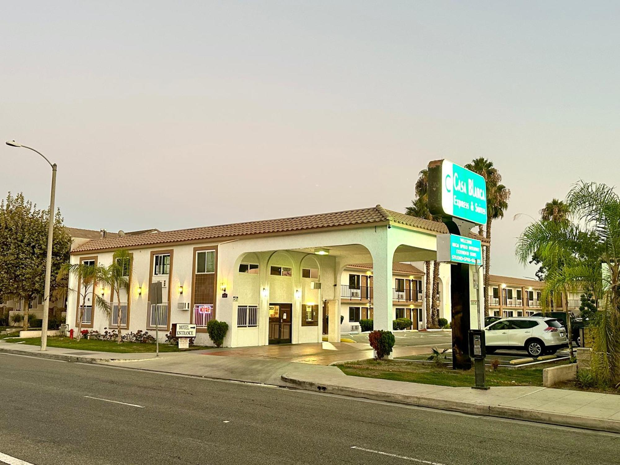 Casa Blanca Express & Suites Cypress Buena Park - Anaheim Area エクステリア 写真